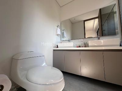 Apartamento en arriendo en El Poblado, Medellín · foto 16 de 19