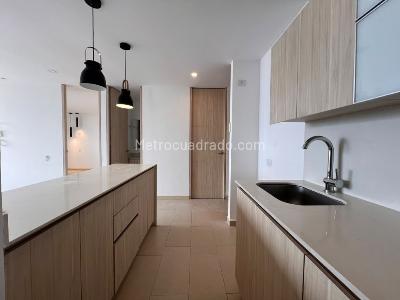 Apartamento de 1 alcoba en arriendo en El Poblado, Medellín, 63 m² · foto 3 de 14