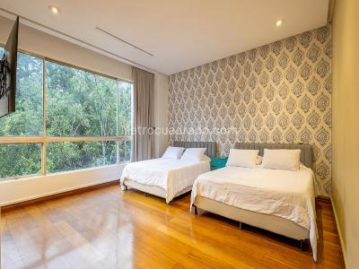 Apartamento de 4 alcobas en venta en El Poblado, Medellín, 1000 m² · foto 16 de 20