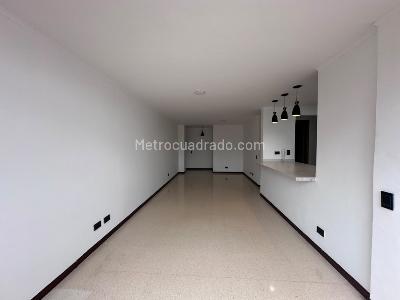 Apartamento de 3 alcobas en venta en El Poblado, Medellín, 86 m² · foto 2 de 18