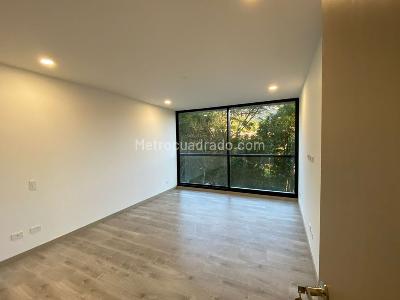 Apartamento de 2 alcobas en arriendo en El Poblado, Medellín, 103 m² · foto 8 de 12