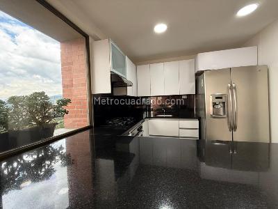 Apartamento de 2 alcobas en arriendo en El Poblado, Medellín, 105 m² · foto 6 de 10