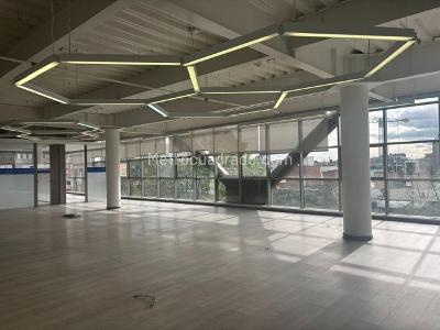 Office for rent in CHICO RESERVADO, Bogotá