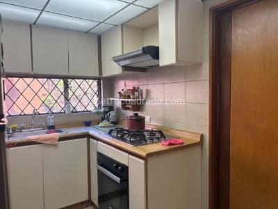Apartamento de 3 alcobas en venta en Chico Norte, Bogotá, 109 m² · foto 3 de 20