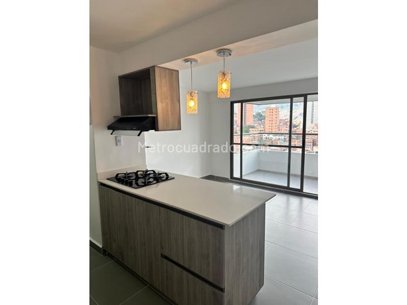 Apartamento nuevo de 3 habitaciones con balcón y vista en Fabricato - 2