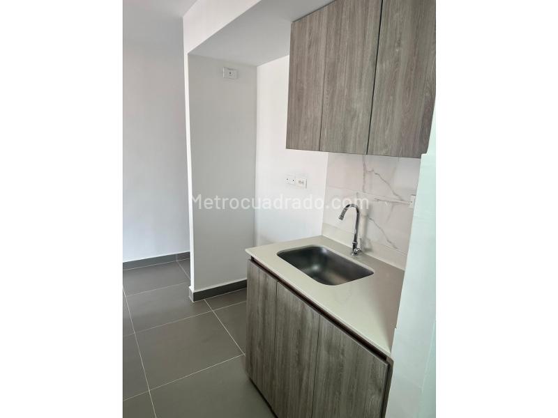 Apartamento nuevo de 3 habitaciones con balcón y vista en Fabricato - 4