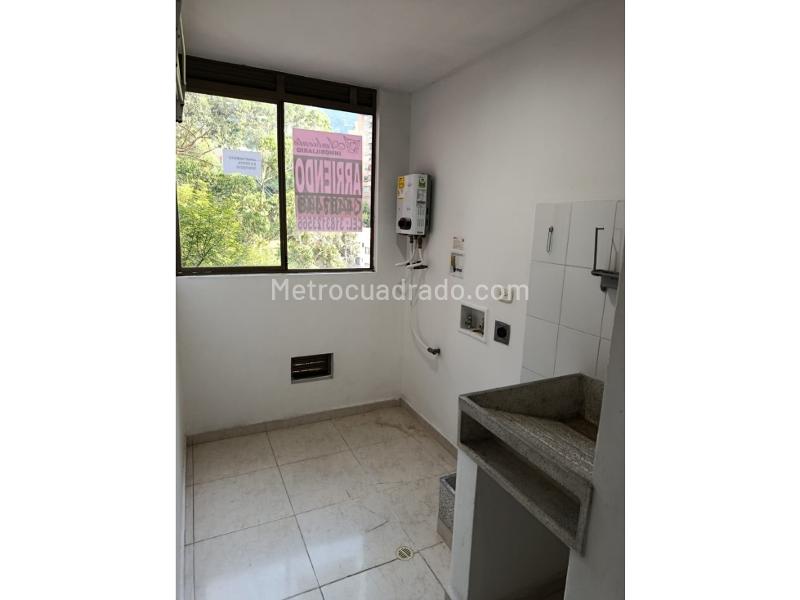 Charming 4BR Apartment with Panoramic View in El Poblado - 2