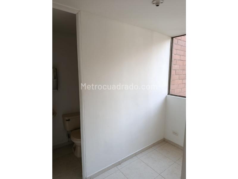 Charming 4BR Apartment with Panoramic View in El Poblado - 3