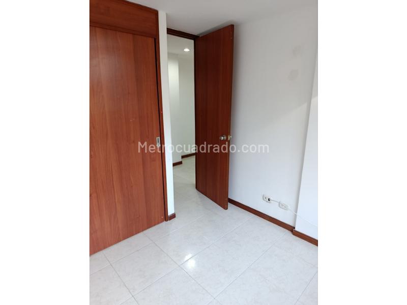 Charming 4BR Apartment with Panoramic View in El Poblado - 4