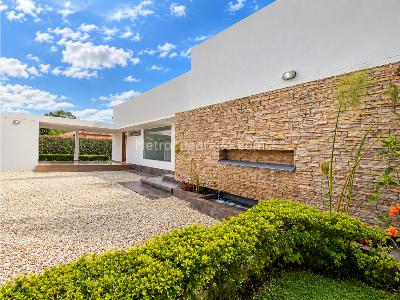 Casa de 5 alcobas en venta en Llano Grande, Rionegro, 1550 m² · foto 3 de 20