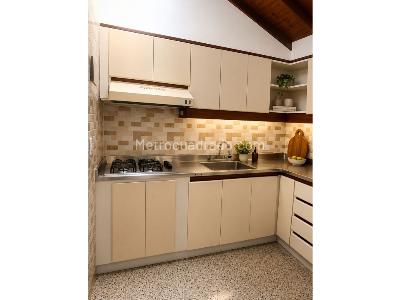 Casa de 3 alcobas en venta en La Floresta, Medellín, 93 m² · foto 2 de 20