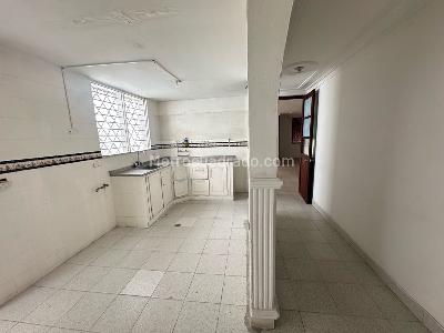 Casa de 5 alcobas en venta en Santa Lucia, Santa Marta, 281 m² · foto 5 de 13