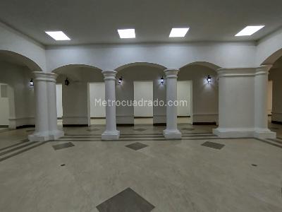 Casa de 3 alcobas en arriendo en Centro Historico, Santa Marta, 493 m² · foto 2 de 17