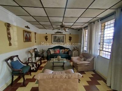 Casa de 5 alcobas en venta en Los Angeles, Santa Marta, 300 m² · foto 11 de 18