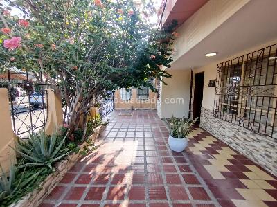 Casa de 5 alcobas en venta en Los Angeles, Santa Marta, 300 m² · foto 2 de 18