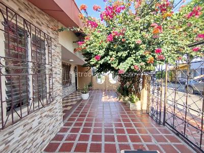 Casa de 5 alcobas en venta en Los Angeles, Santa Marta, 300 m² · foto 7 de 18
