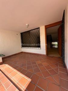 Casa de 4 alcobas en arriendo en Bavaria, Santa Marta, 262 m² · foto 3 de 20