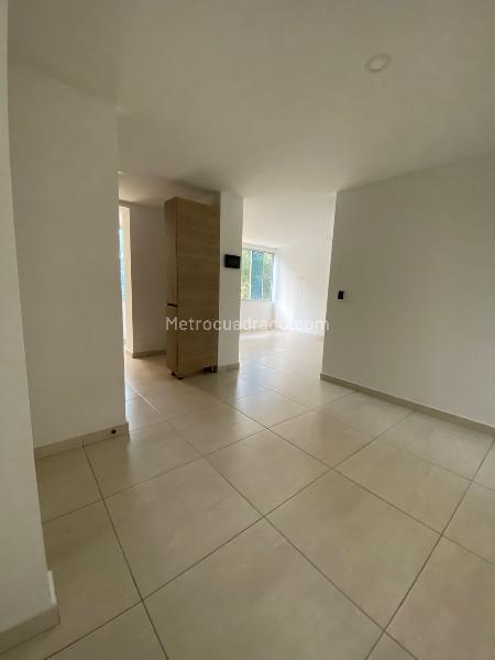 Bright 2BR Apartment with Smart Lock in Las Gomitas - 2