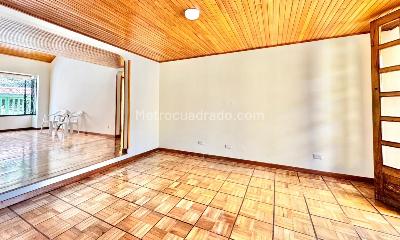 Casa de 5 alcobas en venta en Colina Campestre, Bogotá, 278 m² · foto 2 de 20