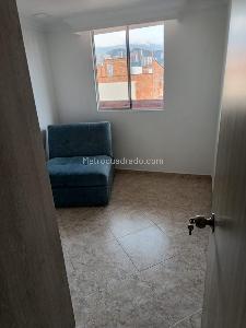 Apartamento de 3 alcobas en venta en Los Colores, Medellín, 72 m² · foto 5 de 13