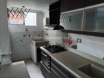 Apartamento de 3 alcobas en venta en Los Colores, Medellín, 72 m² · foto 6 de 13