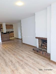 Apartamento de 3 alcobas en arriendo en Cedro Golf, Bogotá, 103 m² · foto 2 de 16