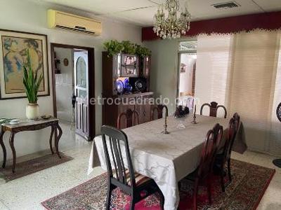 Casa de 4 alcobas en venta en El Prado, Barranquilla, 380 m² · foto 3 de 10