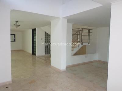 Casa de 4 alcobas en venta en Villa Campestre, Barranquilla, 312 m² · foto 2 de 4