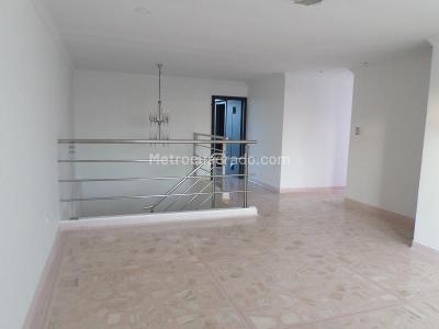 Casa de 4 alcobas en venta en Villa Campestre, Barranquilla, 312 m² · foto 3 de 4