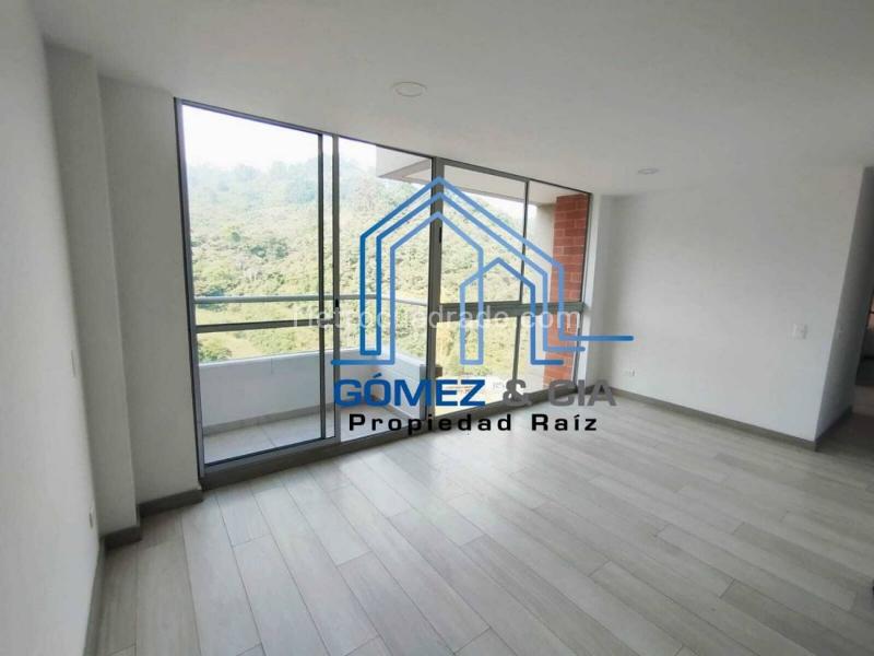 Apartamento Cozzy de 3 Alcobas en Sabaneta