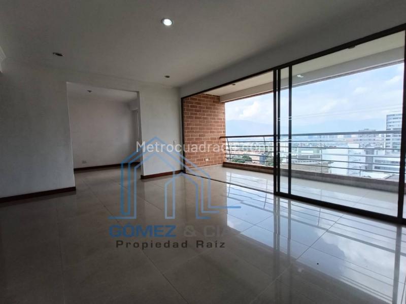 Spacious 3BR Apartment in Los Balsos