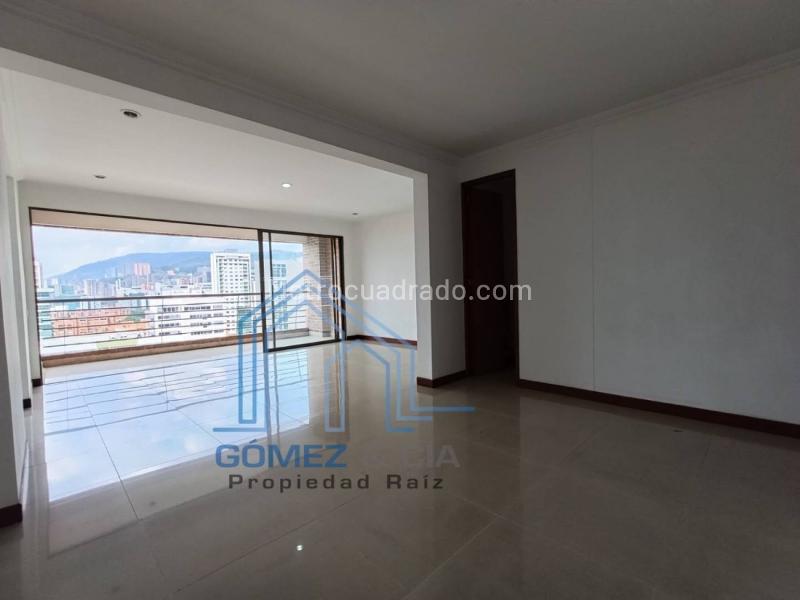 Apartamento Amplio de 3 Alcobas en Los Balsos - 2