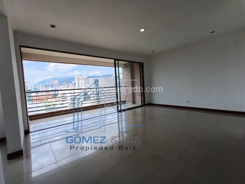 Apartamento Amplio de 3 Alcobas en Los Balsos - 3