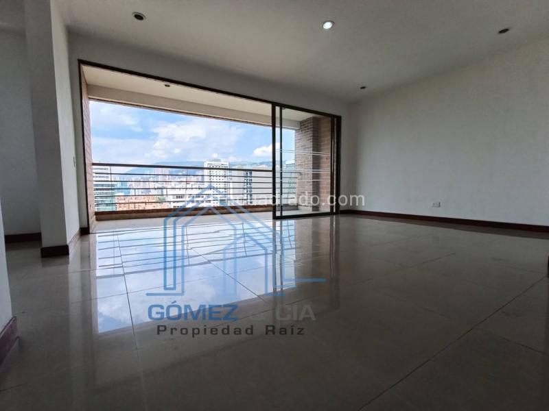 Apartamento Amplio de 3 Alcobas en Los Balsos - 4