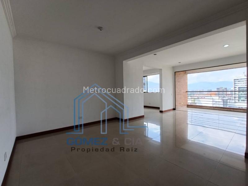 Apartamento Amplio de 3 Alcobas en Los Balsos - 6