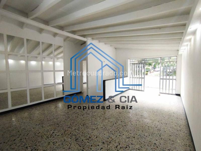 Casa de 5 Alcobas en Dos Niveles para Arriendo en Belén Miravalle