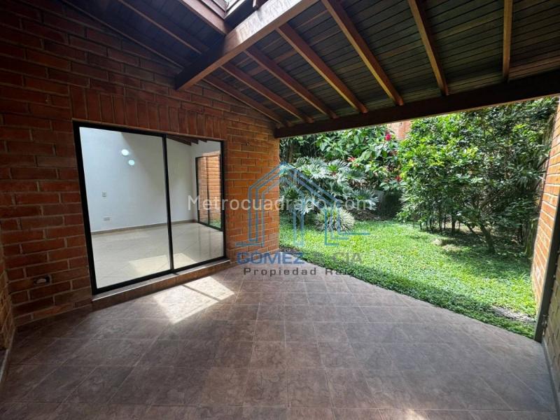 Casa Hermosa de 4 Alcobas en Arriendo en Castropol - 3