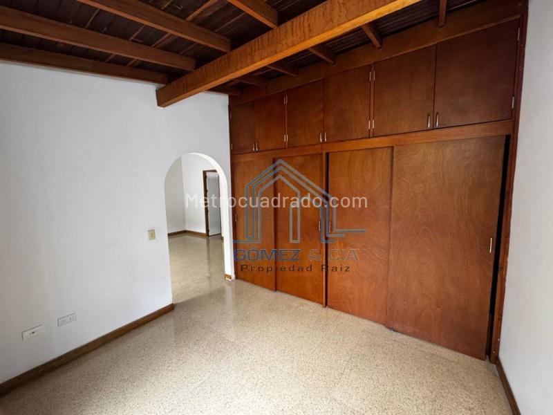 Casa Hermosa de 4 Alcobas en Arriendo en Castropol - 4