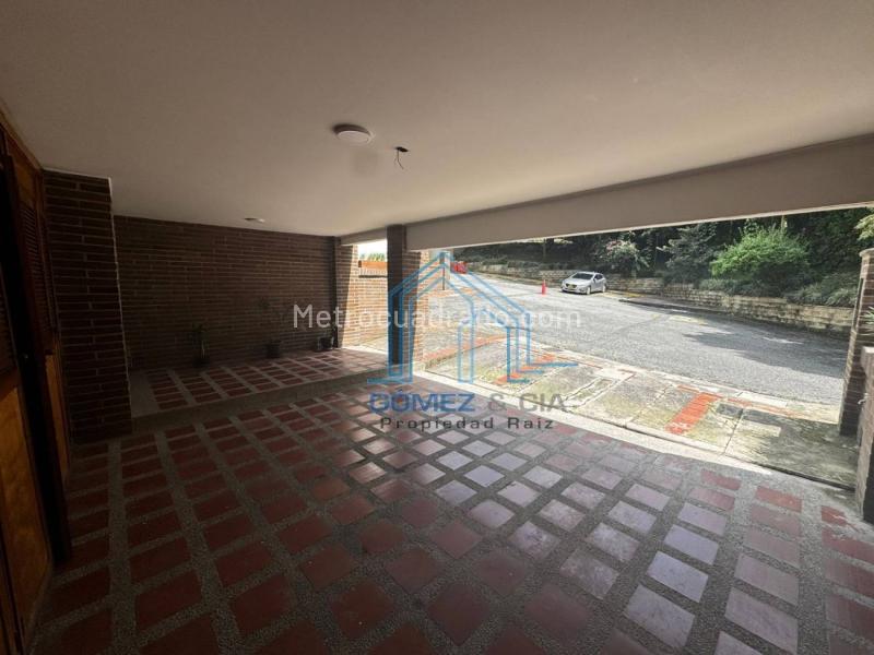 Casa Hermosa de 4 Alcobas en Arriendo en Castropol - 6