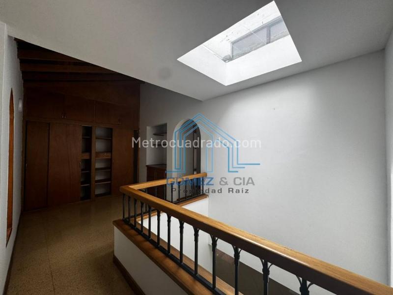Casa Hermosa de 4 Alcobas en Arriendo en Castropol - 8