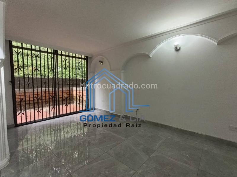 Renovated 3BR Apartment with Pool in La Frontera - 2