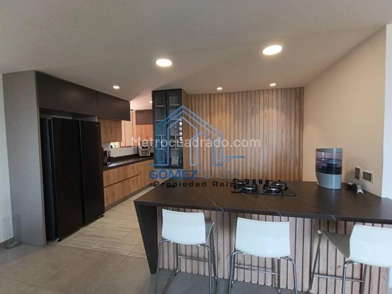 Modern 2BR Apartment in Exclusive El Tesoro