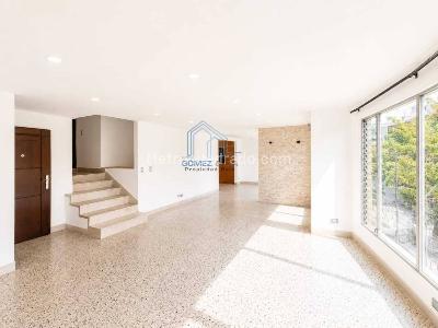 Apartamento de 3 alcobas en venta en Laureles, Medellín, 148 m² · foto 2 de 15