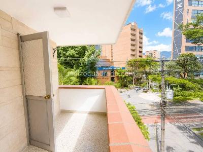 Apartamento de 3 alcobas en venta en Laureles, Medellín, 148 m² · foto 6 de 15