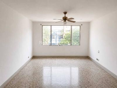 Apartamento de 3 alcobas en venta en Laureles, Medellín, 148 m² · foto 10 de 15