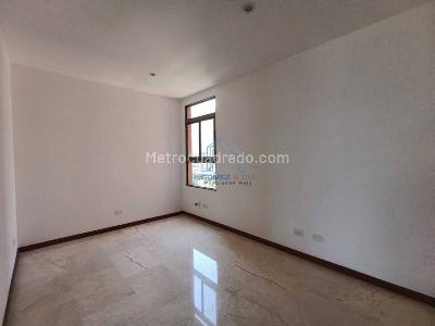 Apartamento de 3 alcobas en arriendo en El Tesoro, Medellín, 175 m² · foto 15 de 17