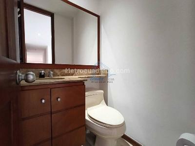 Apartamento de 3 alcobas en arriendo en El Tesoro, Medellín, 175 m² · foto 4 de 17
