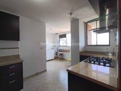 Apartamento de 3 alcobas en arriendo en El Tesoro, Medellín, 175 m² · foto 6 de 17