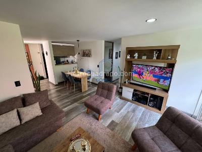 Apartamento en venta en Loma Del Esmeraldal, Envigado · foto 4 de 13