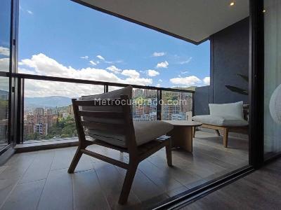 Apartamento en arriendo en Lalinde, Medellín · foto 2 de 14